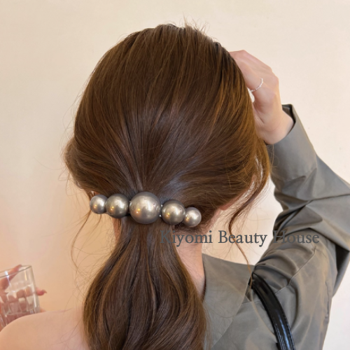 Elegance in Pearls Hair Clip