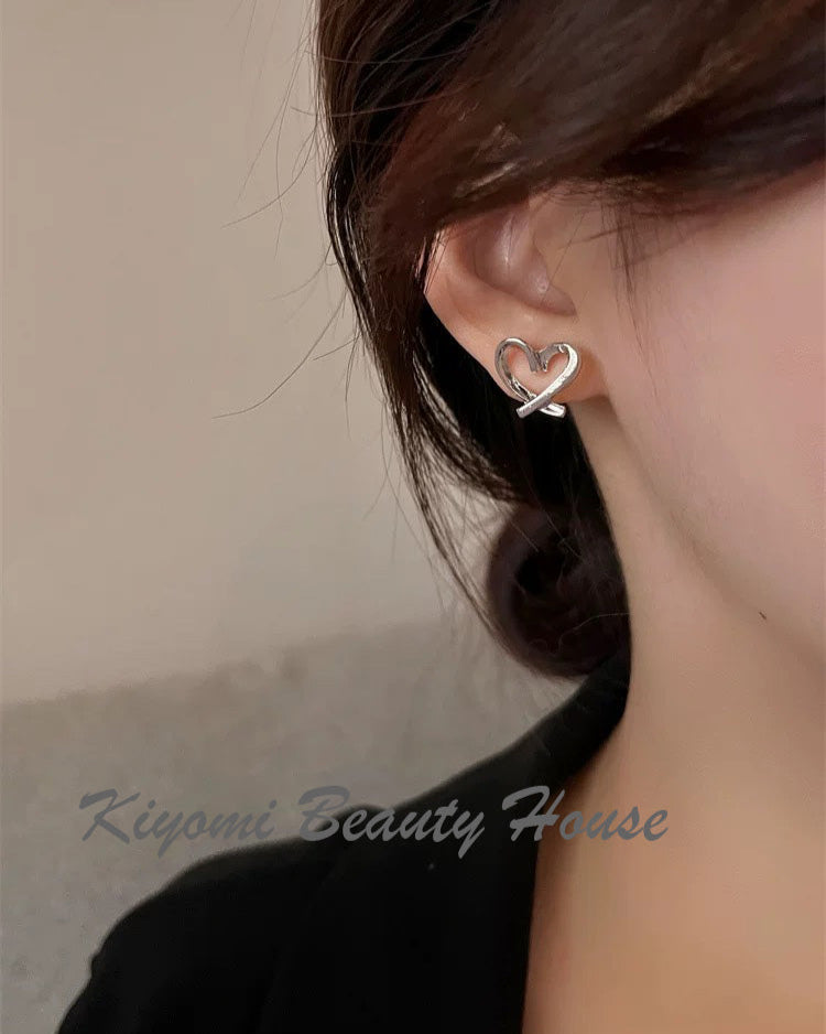 Fashionable Heart Shaped Stud Earrings