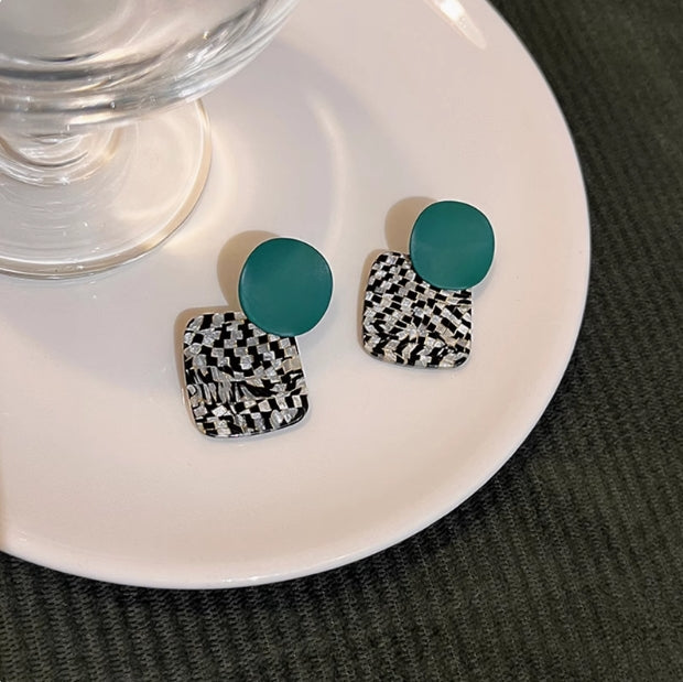Stylish retro green geometric squares