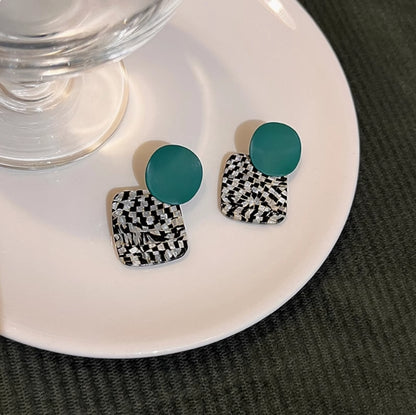 Stylish retro green geometric squares