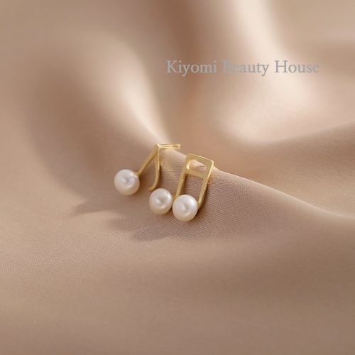 Musical Note Pearl Earrings