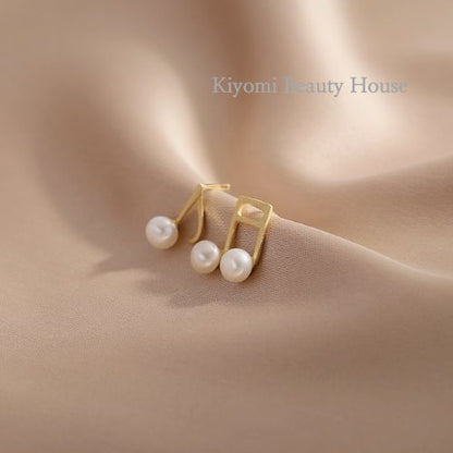 Musical Note Pearl Earrings