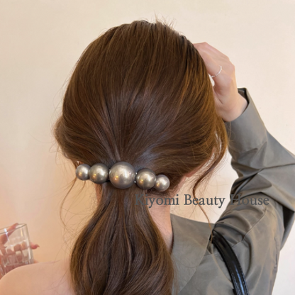Elegance in Pearls Hair Clip