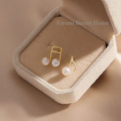 Musical Note Pearl Earrings