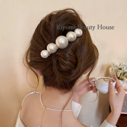 Elegance in Pearls Hair Clip