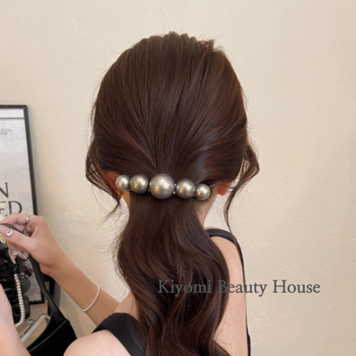 Elegance in Pearls Hair Clip