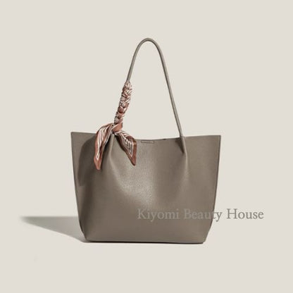 The Classic Soft Tote – Minimalist Design, Maximum Space