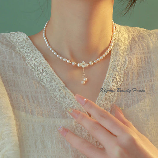 Simple Flower Pearl Necklace