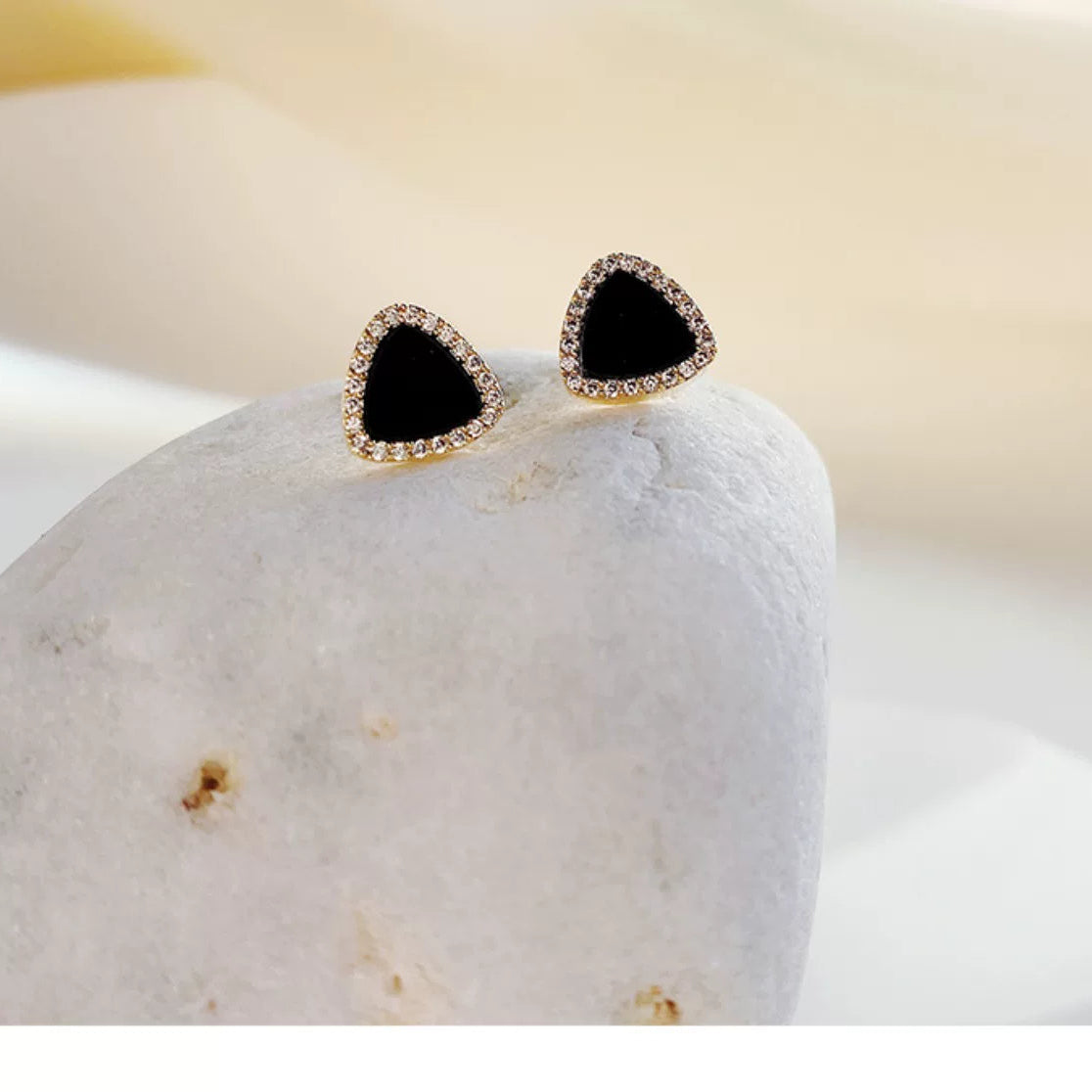 Elegant Geometric Black Stud Earrings