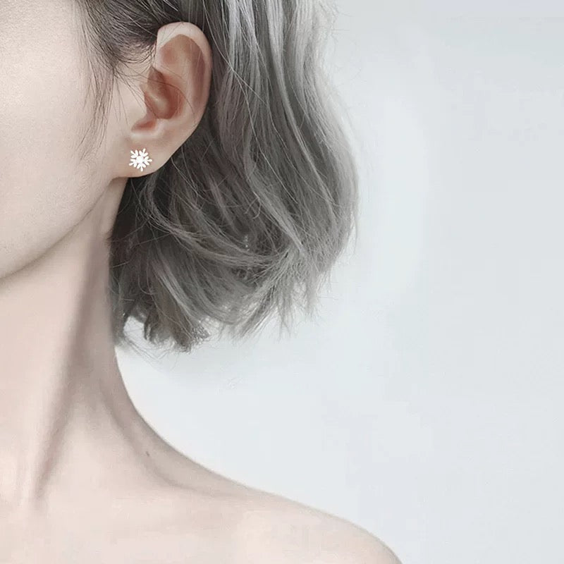 S925 Silver Snowflake Studs