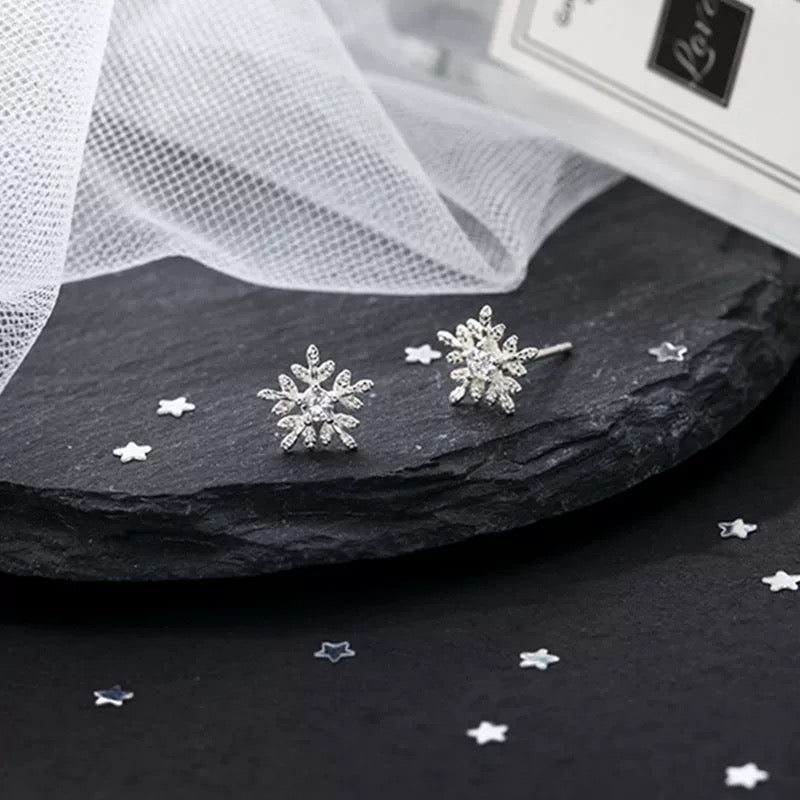 S925 Silver Snowflake Studs