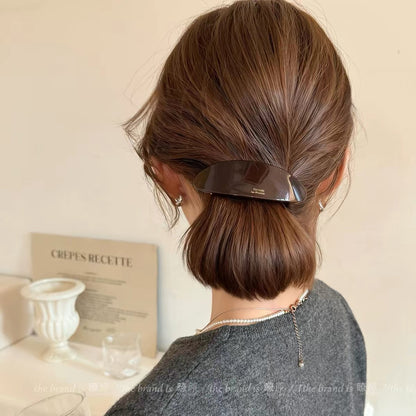 Minimalist oval hair clip