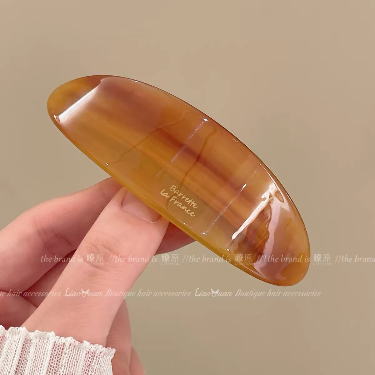 Minimalist oval hair clip