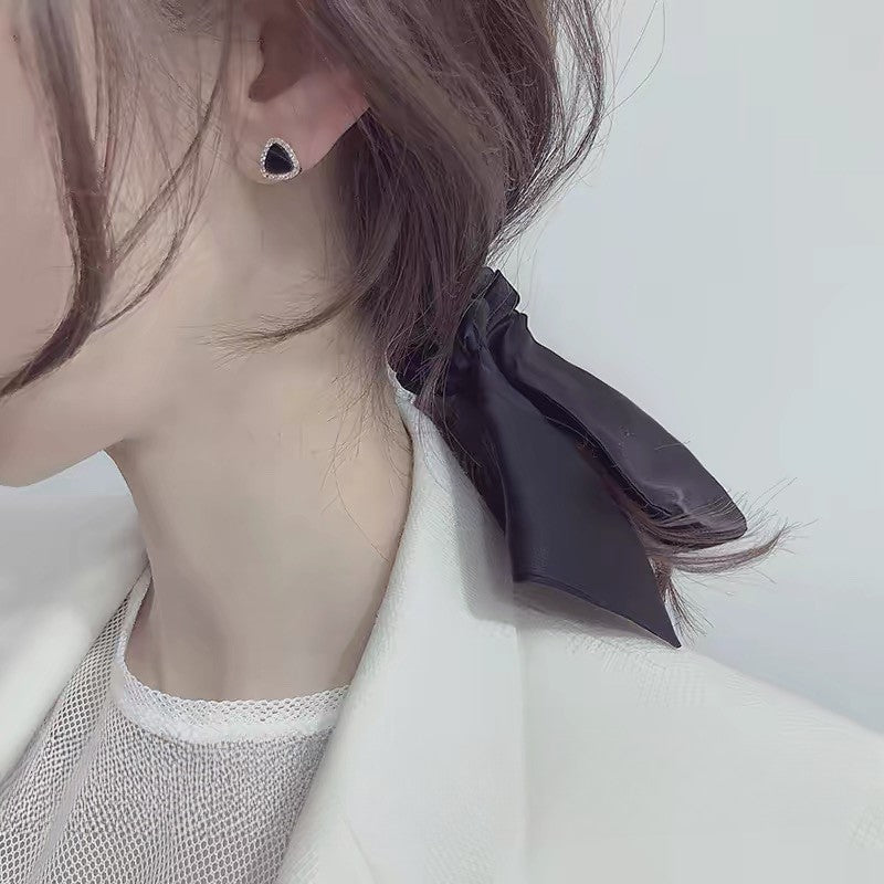 Elegant Geometric Black Stud Earrings