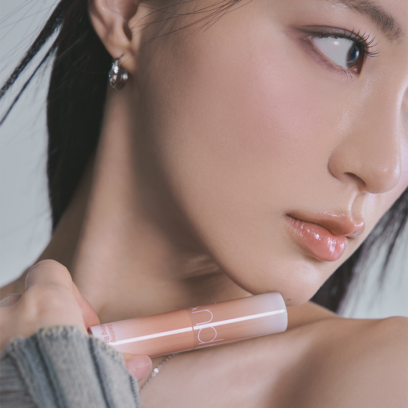 ROMAND Glasting Melting Balm: Dusty on the Nude